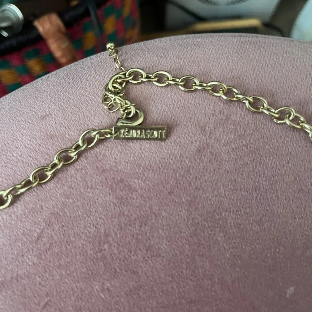 Kendra Scott statement necklace - Picture 3 of 6